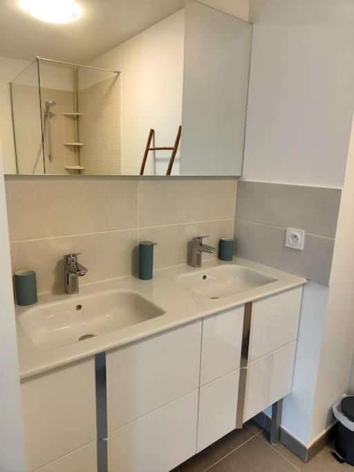Location De Vacances A Andernos - Appartement 2 Chambres Dans Residence Neuve Exterior foto