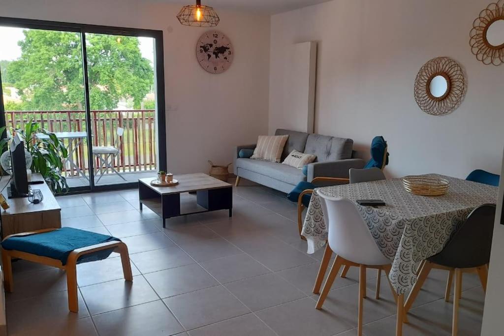 Location De Vacances A Andernos - Appartement 2 Chambres Dans Residence Neuve Exterior foto
