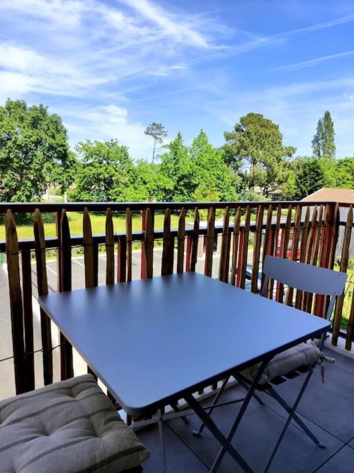 Location De Vacances A Andernos - Appartement 2 Chambres Dans Residence Neuve Exterior foto